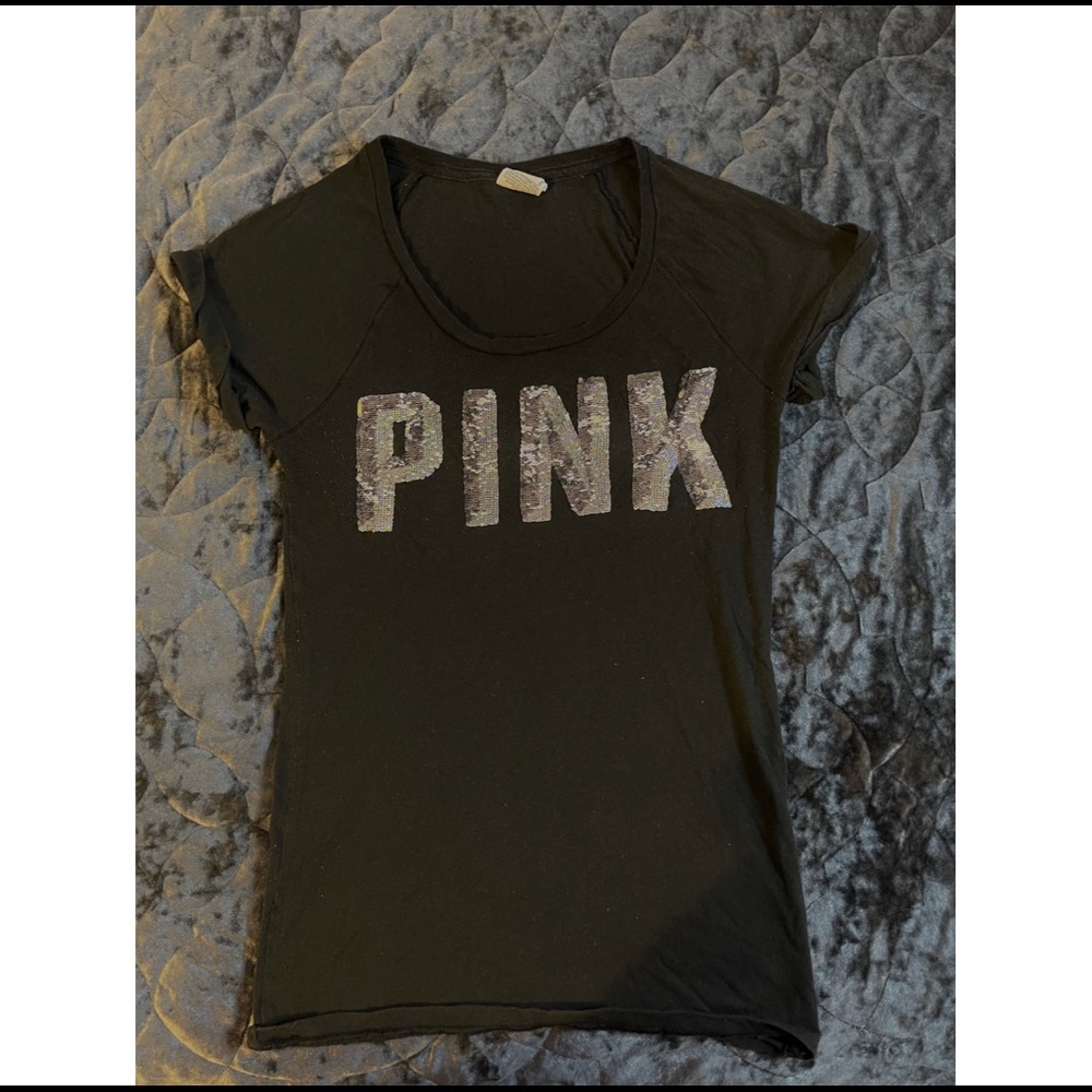PINK VS black shortsleeve